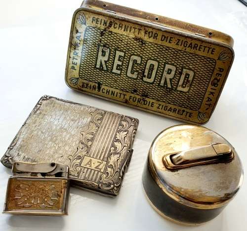 TRUE VINTAGE SMOKING ACCESSORIES COLLECTION