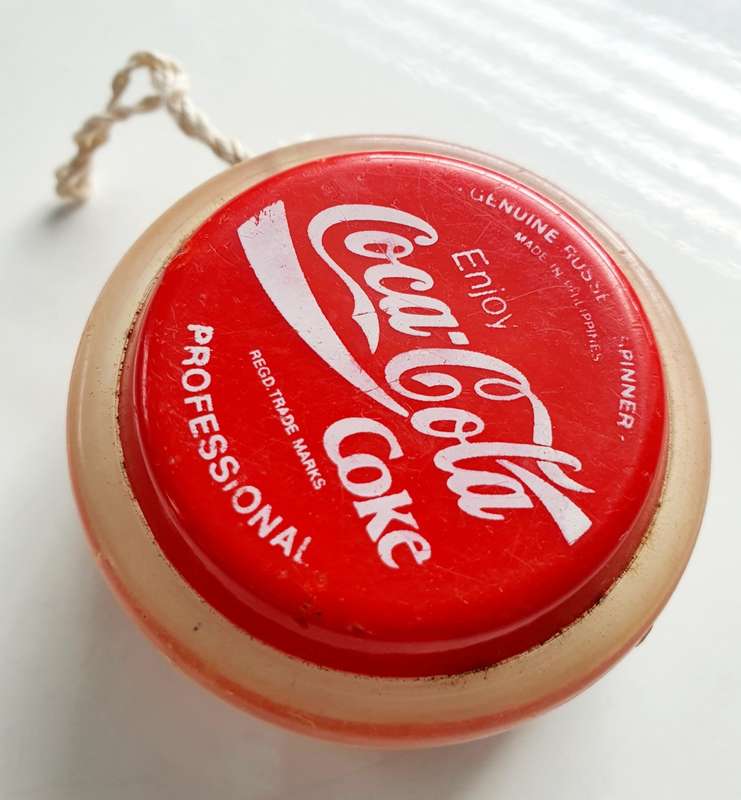 VINTAGE COCA COLA YOYO - STUNNING PIECE