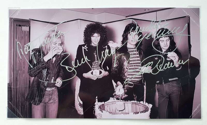 AUTHENTIC AUTOGRAPHS BY QUEEN - 100% ORIGINAL