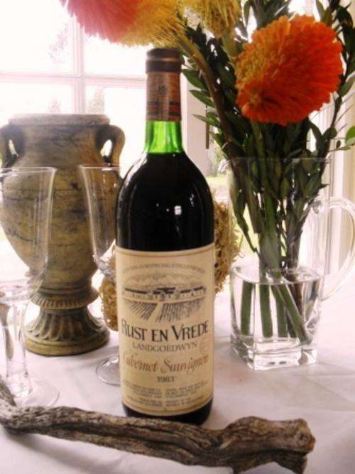 ***1983 RUST EN VREDE CABERNET SAUVIGNON SUPERIOR***