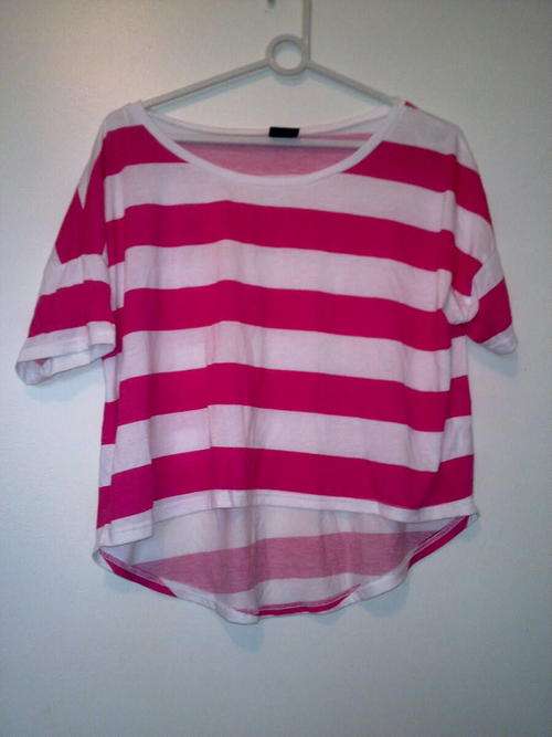 Free 2 b u tee