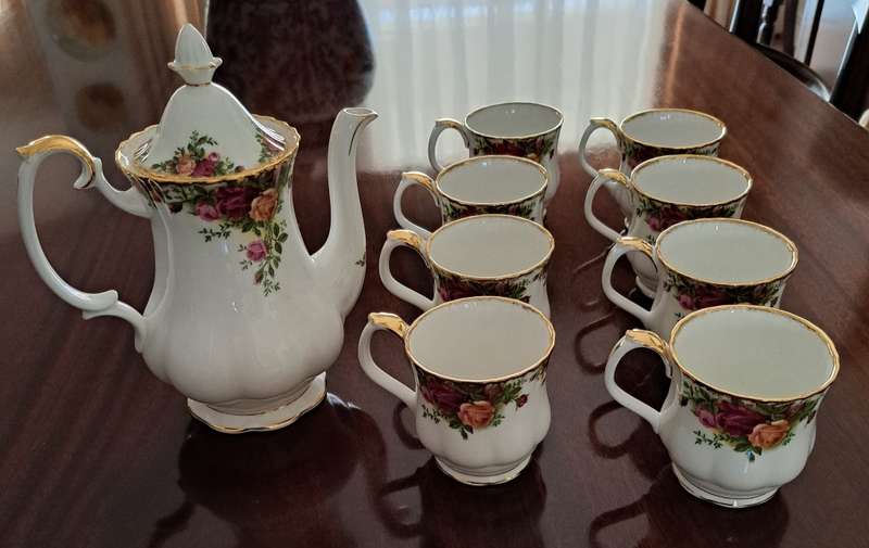 1 x 9 piece Royal Albert Old Country Roses Coffee Set
