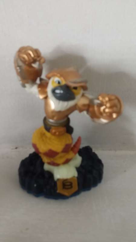 Activision  Skylanders  Figurine  10 cm