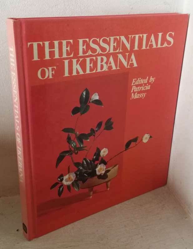 BOOKS -  The essentials of Ikebana