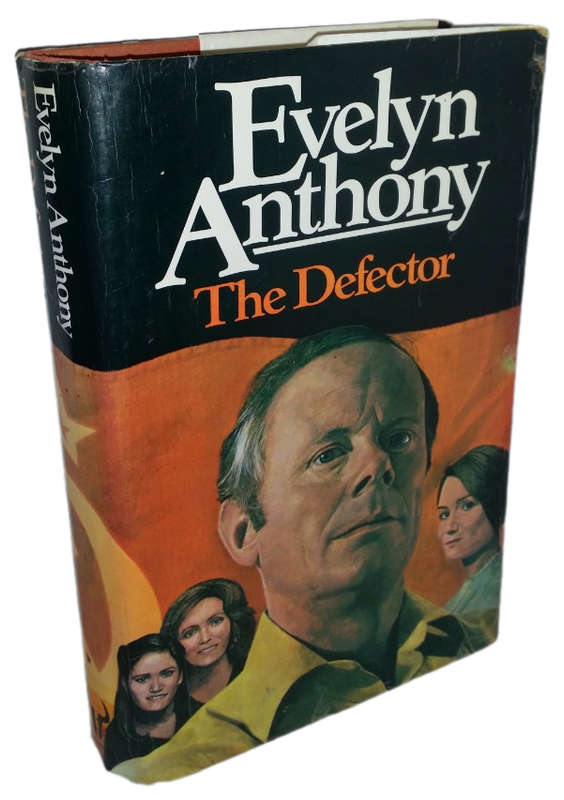 Books :  The defector - Evelyn Anthony