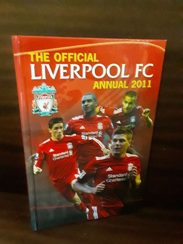 BOOKS  -  Liverpool FC Annual 2011