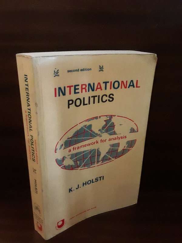 Books :  International Politics -  KJ Holsti