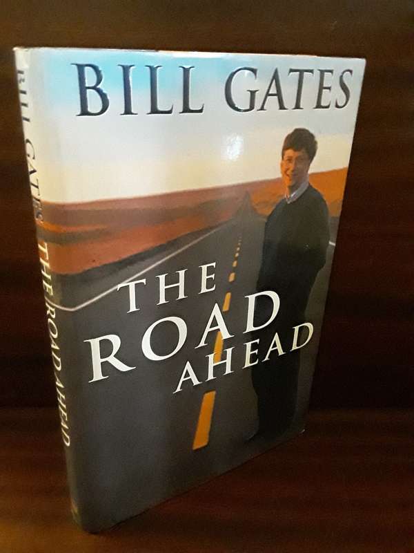 Books :   The road ahead - Bill Gates hardcover