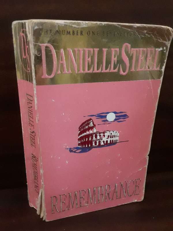 Books    Remembrance by  Danielle Steel
