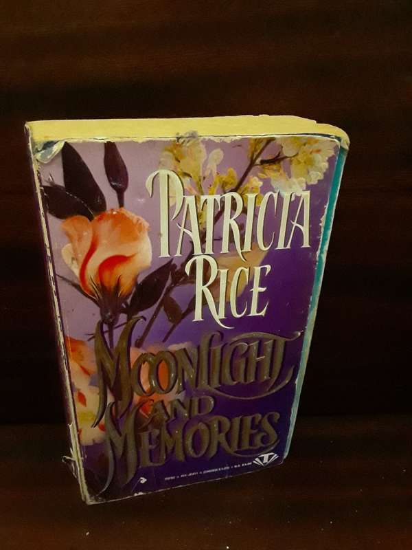 Books -Moonlight and Memories - Patricia Rice