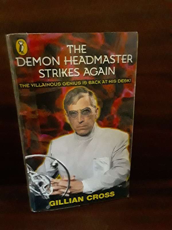 Books :  The demon headmaster strikes again by Gillian Ross
