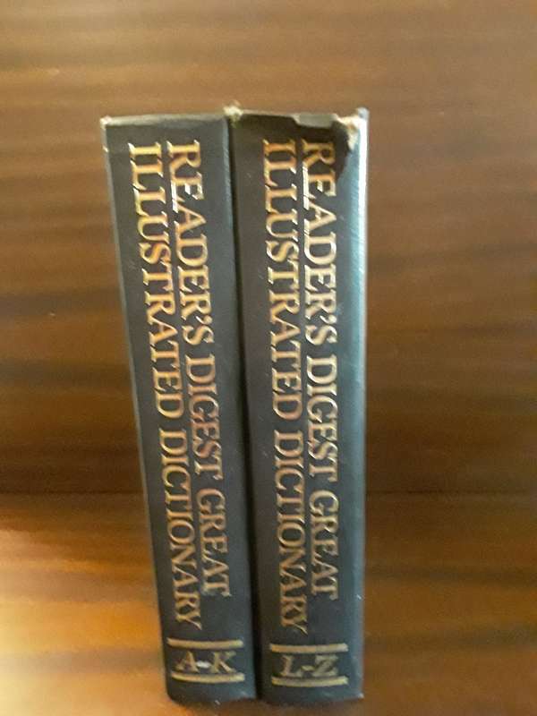 BOOKS -  Reader`s Digest Great Illustrated Dictionary A-Z - 2 Books