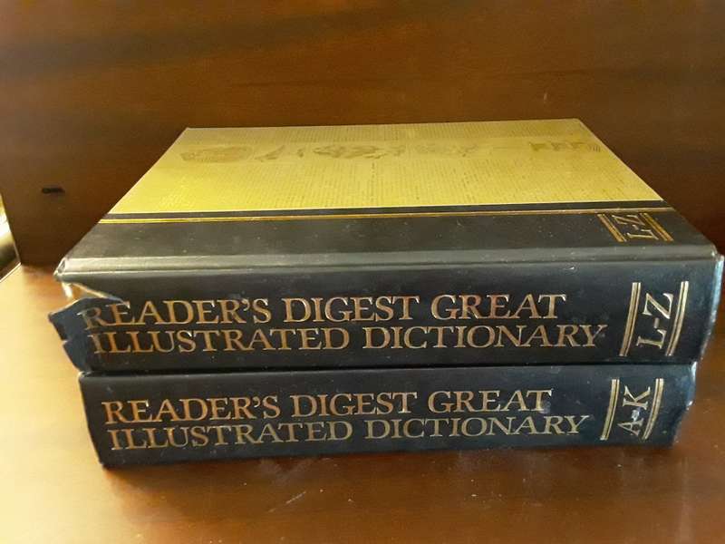BOOKS -  Reader`s Digest Great Illustrated Dictionary A-Z - 2 Books
