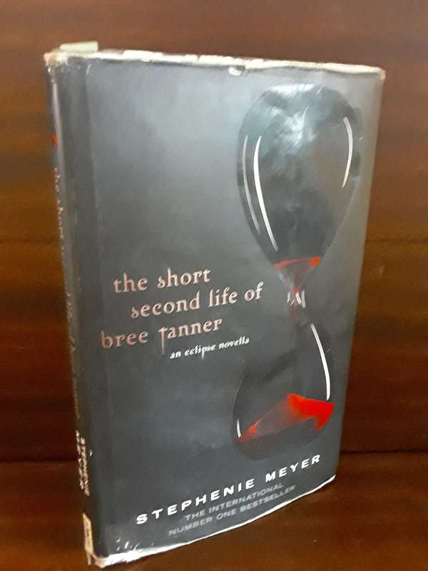 BOOKS - The Short Life of Bree Tanner by Stephenie Meyer