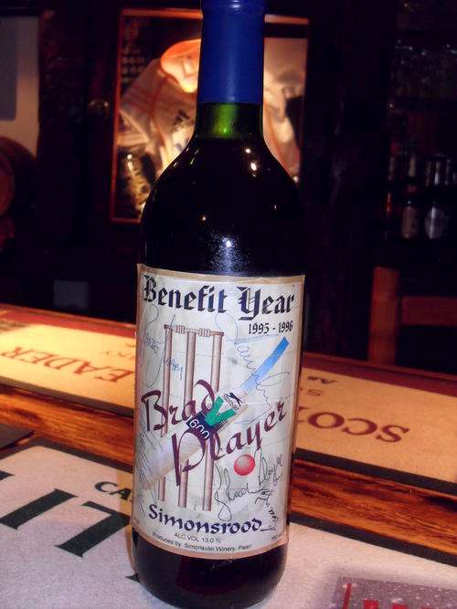 BRAD PLAYER BENEFIT YEAR WINE - Sign by Hansie Cronje