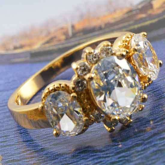 Gorgeous! 9ct GF Flawless Zirconia Women's Ring,Size 8