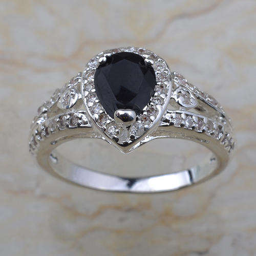 Beautiful! 18ct WGP with Black Vertical Shape Cubic Zirconia Stone - Size 7.5