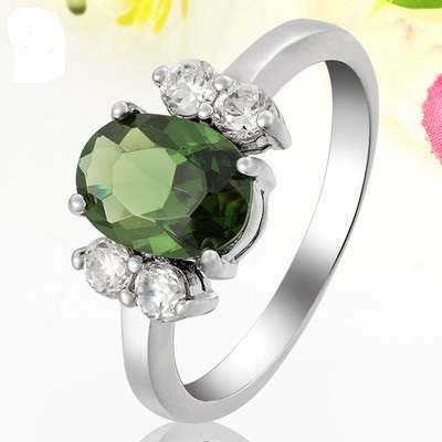 STUNNING! 9ct Green Emerald White Gold Plated Cocktail Gem Ring - Size 6