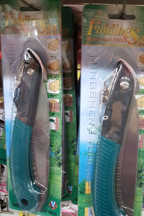 Folding saw. Please read listing!