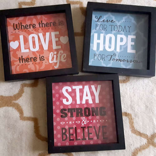 Gorgeous box frames with glass front! 18x18cm. Please read listing.