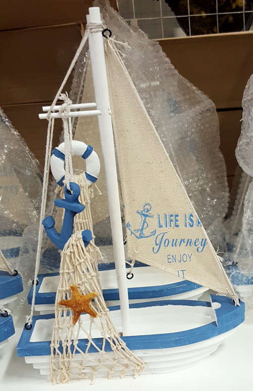 REDUCED TO CLEAR!!! Beautiful Home/office decor ship 30x20cm! View other clearance auctions!