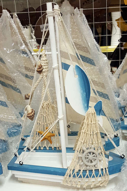 REDUCED TO CLEAR!!! Beautiful Home/office decor ship 30x20cm! View other clearance auctions!