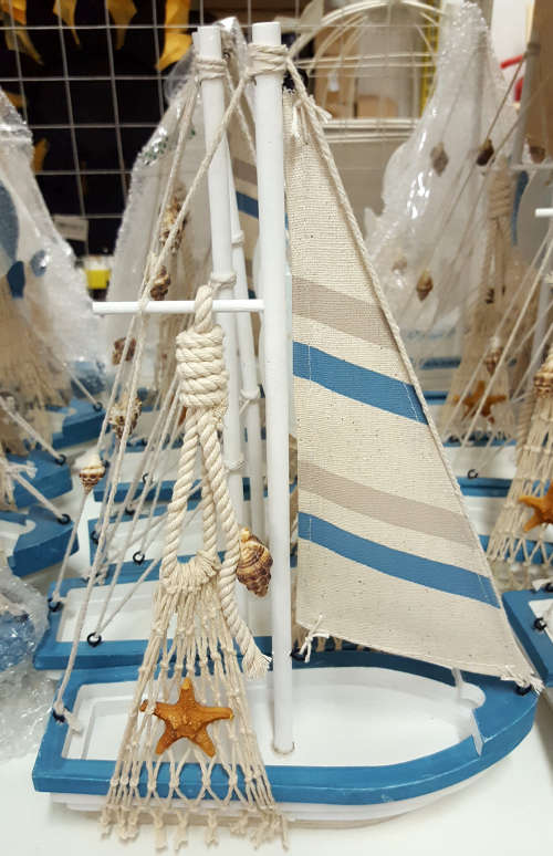 REDUCED TO CLEAR!!! Beautiful Home/office decor ship 30x20cm! View other clearance auctions!