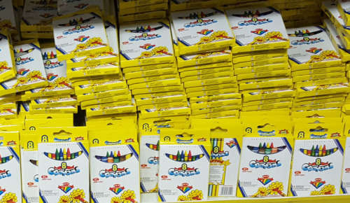 REDUCED TO CLEAR! 8pc Crayon sets. View other clearance auctions!