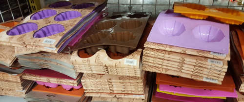 REDUCED TO CLEAR!!! Silicone Bakeware. Various patterns. See other clearance auctions!