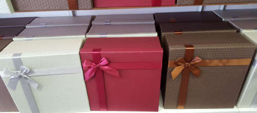 REDUCED TO CLEAR! High quality gift box set. Set of 3!! See other clearance auctions!