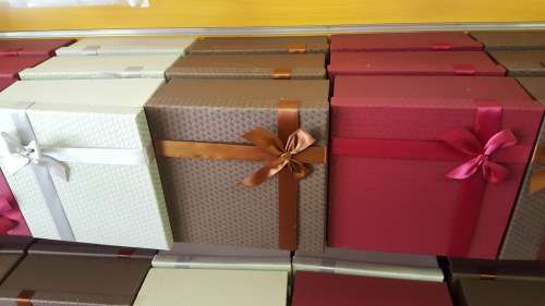 REDUCED TO CLEAR! High quality gift box set. Set of 3!! See other clearance auctions!