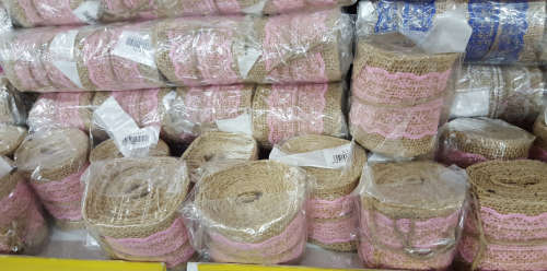 REDUCED TO CLEAR! DIY sackcloth roll. View other clearance auctions!