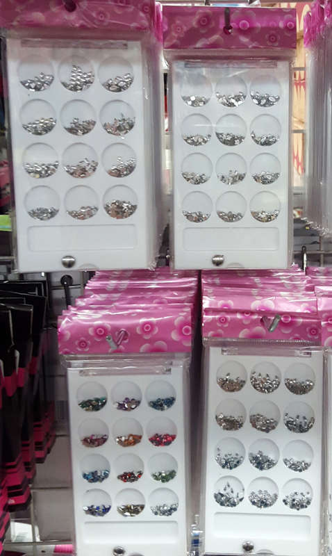 REDUCED TO CLEAR!!! Nail art set. View other clearance auctions!