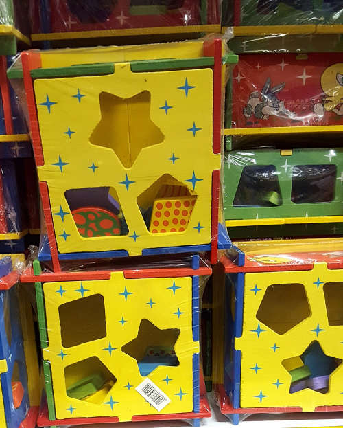 REDUCED TO CLEAR!!! Tweety block set!! See our other clearance auctions!.