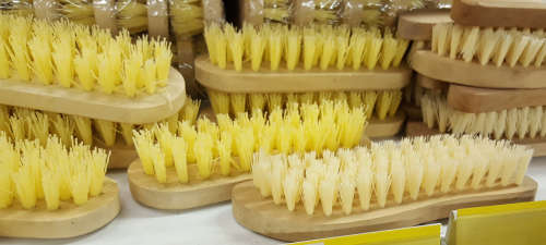 CLEARANCE SALE!!! Cleaning brush! View other clearance auctions!.