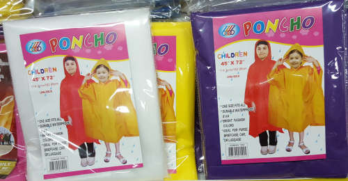 REDUCED TO CLEAR! Kids rain poncho. View other clearance auctions!