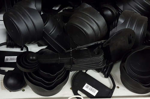 REDUCED TO CLEAR!!! measuring cup set. See our other clearance auctions!
