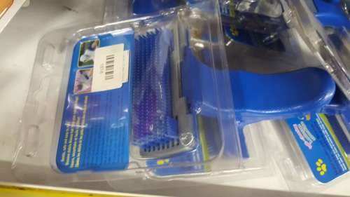 Self cleaning Pet brush. REDUCED TO CLEAR! See our other clearance auctions!