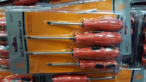 4pc screwdriver set. REDUCED TO CLEAR!! View other clearance auctions!!