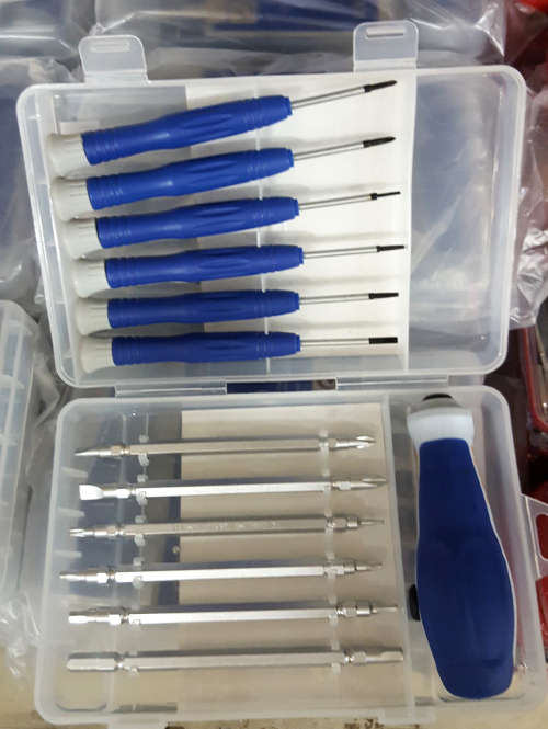 18 in 1 screwdriver set. REDUCED TO CLEAR!! View other clearance auctions!!