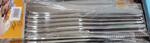 CLEARANCE SALE!! 6pc knife set. See other clearance auctions!