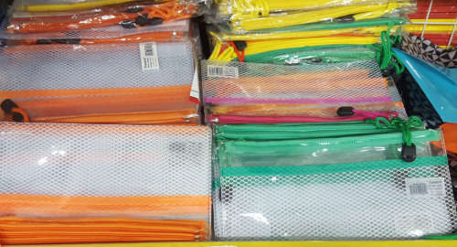 REDUCED TO CLEAR! Zip bag. View other clearance auctions!