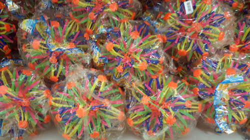 Colorful extending ball. REDUCED TO CLEAR!! See other clearance auctions!