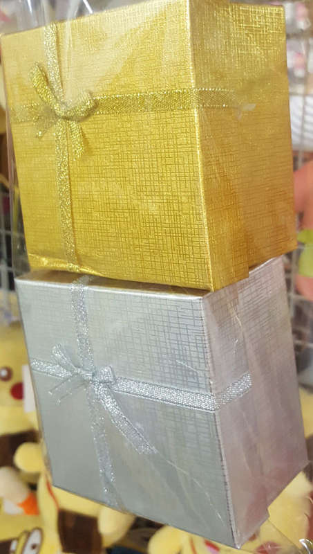 REDUCED TO CLEAR! Gift box. Various colors. See other clearance auctions!