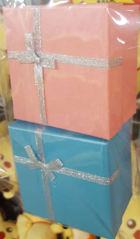 REDUCED TO CLEAR! Gift box. Various colors. See other clearance auctions!