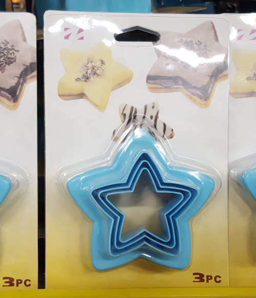 CLEARANCE SALE!! Cookie cutter set. See other clearance auctions!