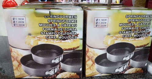 3pc cake mould. CLEARANCE SALE!! See other clearance auctions!