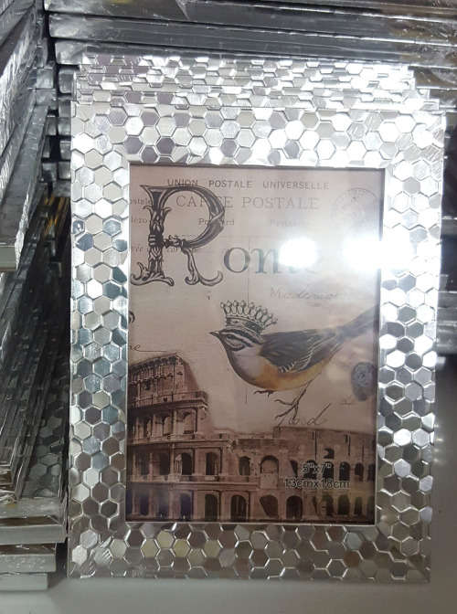 Gorgeous silver Photo frame! CLEARANCE SALE!!! View other clearance auctions!.