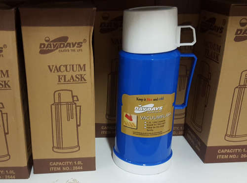 1.5L Vacuum flask. Various colors. CLEARANCE SALE!! See other clearance auctions!