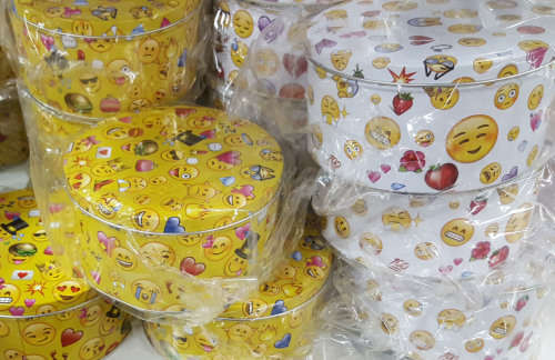 Gorgeous Emoji tin! REDUCED TO CLEAR!!! View other clearance auction